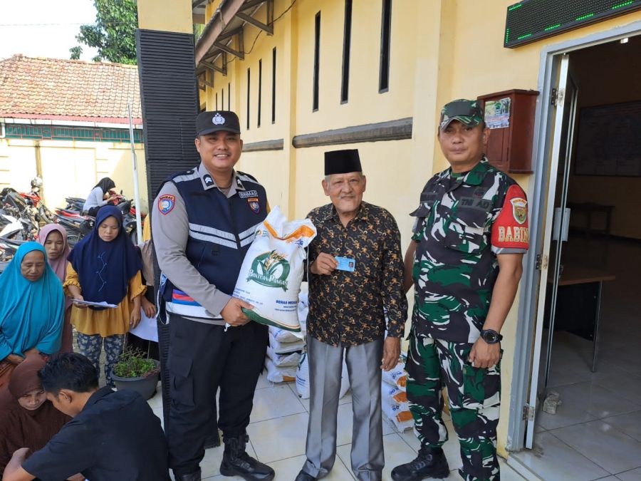 1.224 KPM Di Wilkum Polsek Tanah Abang Terima Bantuan Pangan