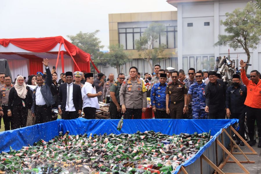 875 Botol Miras Dimusnahkan, Kombes Guntur : Jaga Bumi Melayu Tetap Kondusif Jelang Pemilu