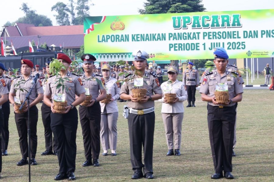 937 Personel Polda Riau Naik Pangkat di Hari Bhayangkara ke-79