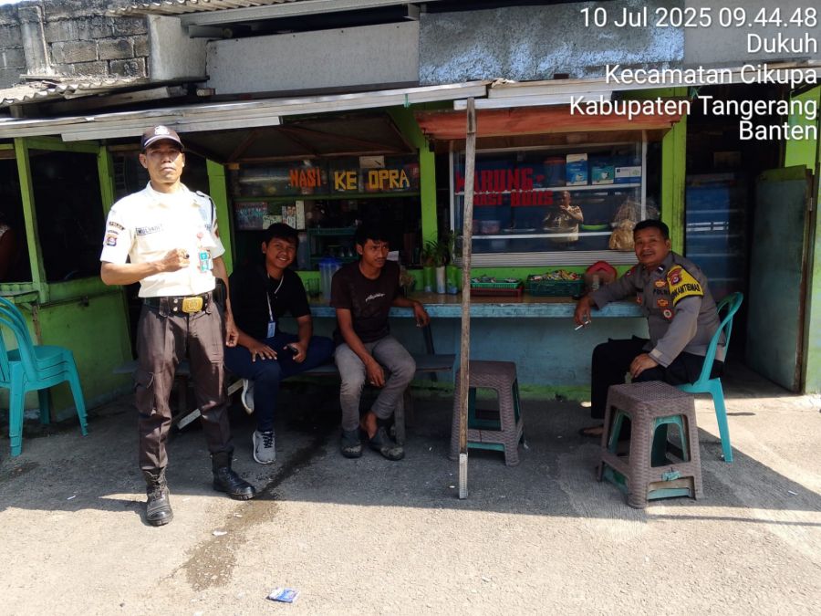 Aipda Tri Iskandar Sambangi Warung Binaan, Jalin Kedekatan dengan Warga Bitung Jaya