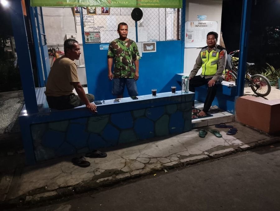 Aiptu Tri Iskandar Aktif Ronda Siskamling, Perkuat Sinergi Jaga Keamanan Lingkungan