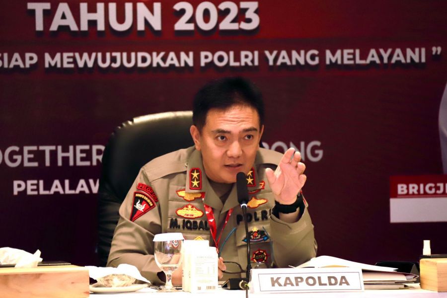 Aksi Perampok Bersenpi Kuras Alfamart, Kapolda Riau Minta Segera Buru Pelakunya