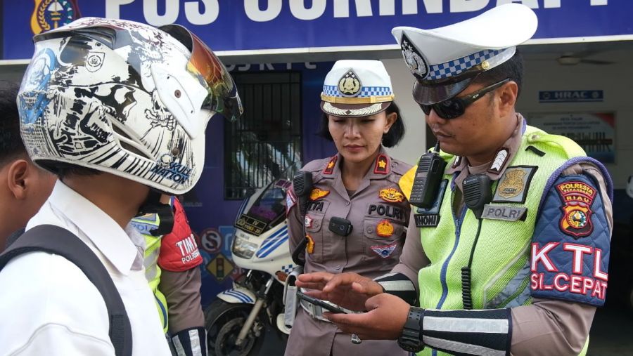Aplikasi Zapin Tanjak Permudah Petugas Lantas Berikan Teguran Pelanggar Selama Operasi Patuh