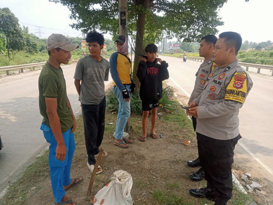 Berantas Aksi Premanisme, Polsek Cibeber Laksanakan Patroli di Titik Rawan GKTM