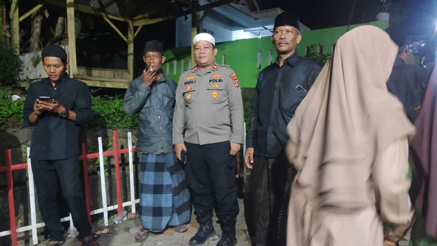 Berikan Rasa Aman, Personel Polsek Mancak Sampaikan Himbauan Kamtibmas
