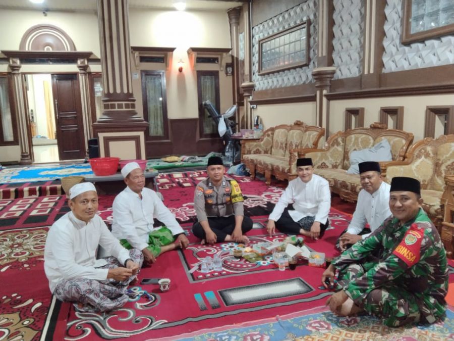 Bhabinkamtibmas Bersama Para Tokoh Agama Ikuti PHBI Maulid Nabi SAW Dilingkungan Binaan