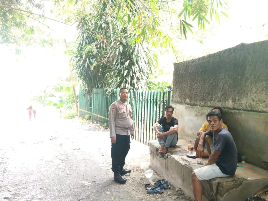 Bhabinkamtibmas Desa Bojong Laksanakan Program Polisi Peduli Pengangguran di Cikupa