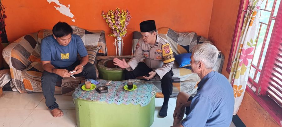 Bhabinkamtibmas Desa Pasir Jaya Lakukan Sambang, Wujudkan Sinergi Polri dan Masyarakat