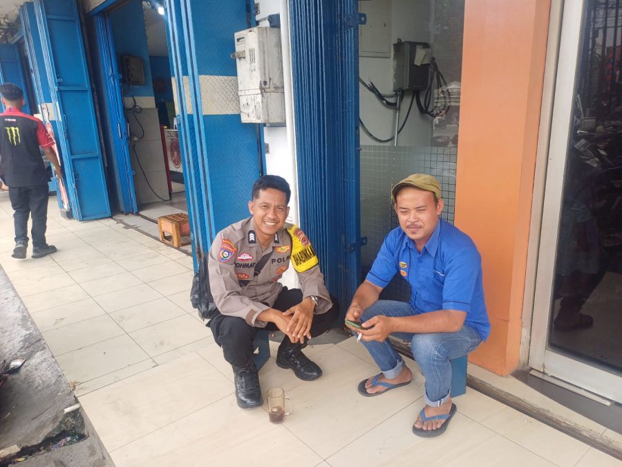 Bhabinkamtibmas Desa Talagasari Lakukan Sambang dan Silaturahmi ke Tokoh Masyarakat