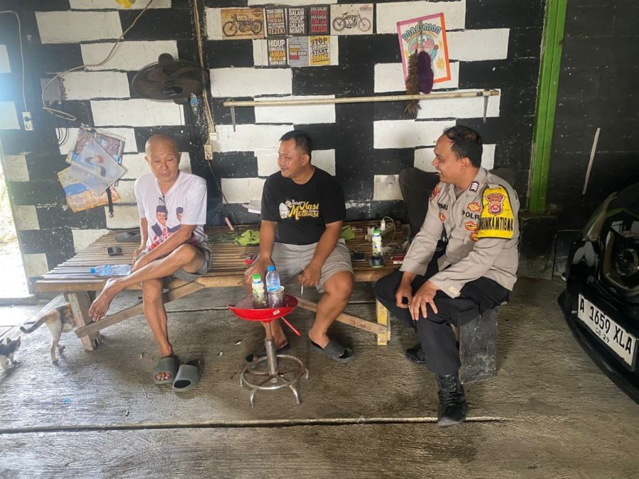 Bhabinkamtibmas Kelurahan Bunder Jalin Silaturahmi dan Edukasi Kamtibmas dengan Warga