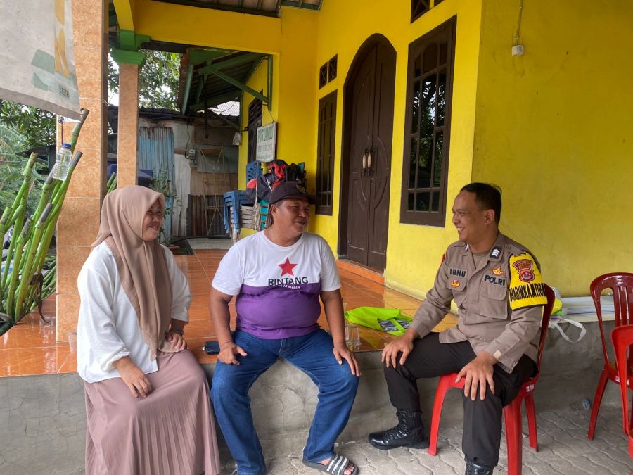 Bhabinkamtibmas Kelurahan Bunder Sambangi Warga, Sampaikan Himbauan Kamtibmas dan Nomor Layanan 110