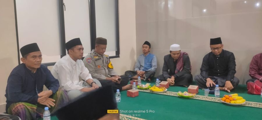 Bhabinkamtibmas Pasar Kemis Hadiri Halal Bihalal Bersama Warga di Pangadegan
