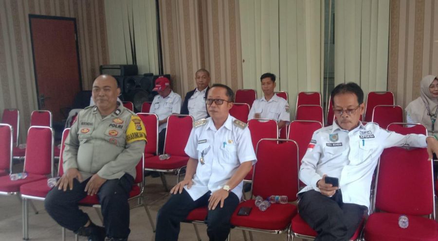 Bhabinkamtibmas Polsek Cikupa Jalin Silaturahmi dengan Camat dan Aparatur Pemerintahan