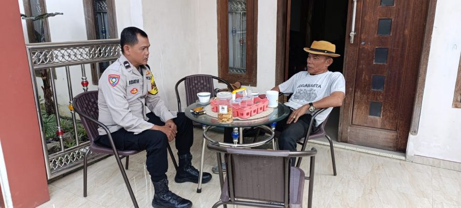 Bhabinkamtibmas Polsek Cikupa Sambangi Tokoh Masyarakat, Jalin Silaturahmi dan Himbauan Kamtibmas