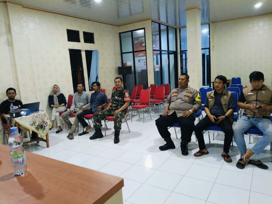 Bhabinkamtibmas Polsek Cilegon Monitoring Kegiatan Kelurahan, Jaga Kondusifitas Lingkungan