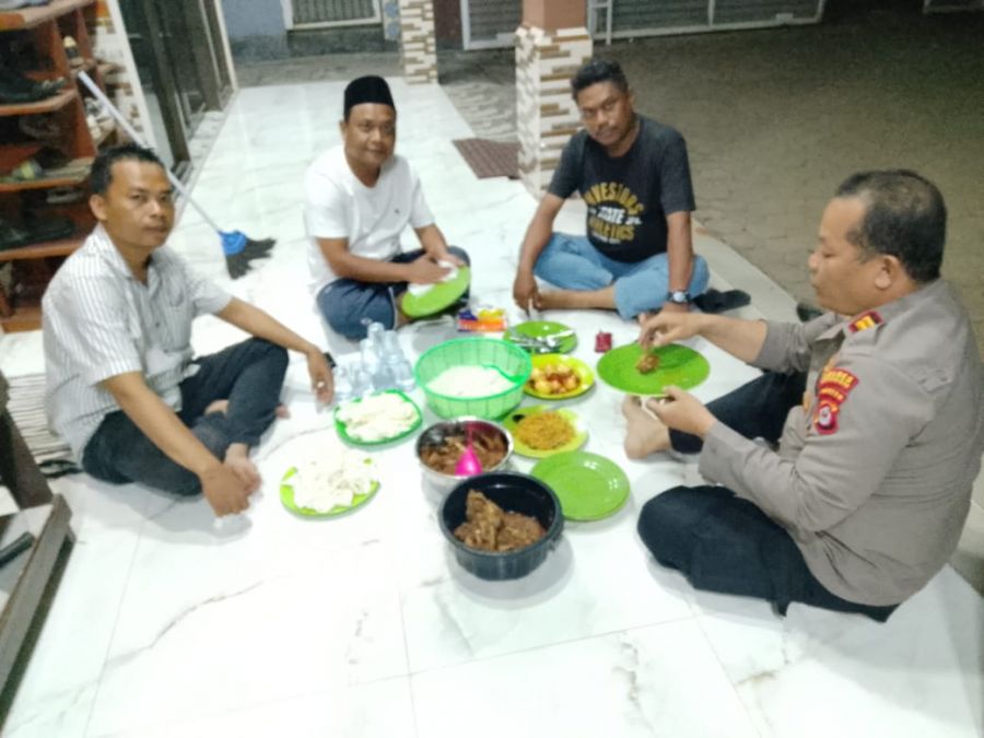 Bhabinkamtibmas Polsek Mancak Sambang Tokoh Masyarakat