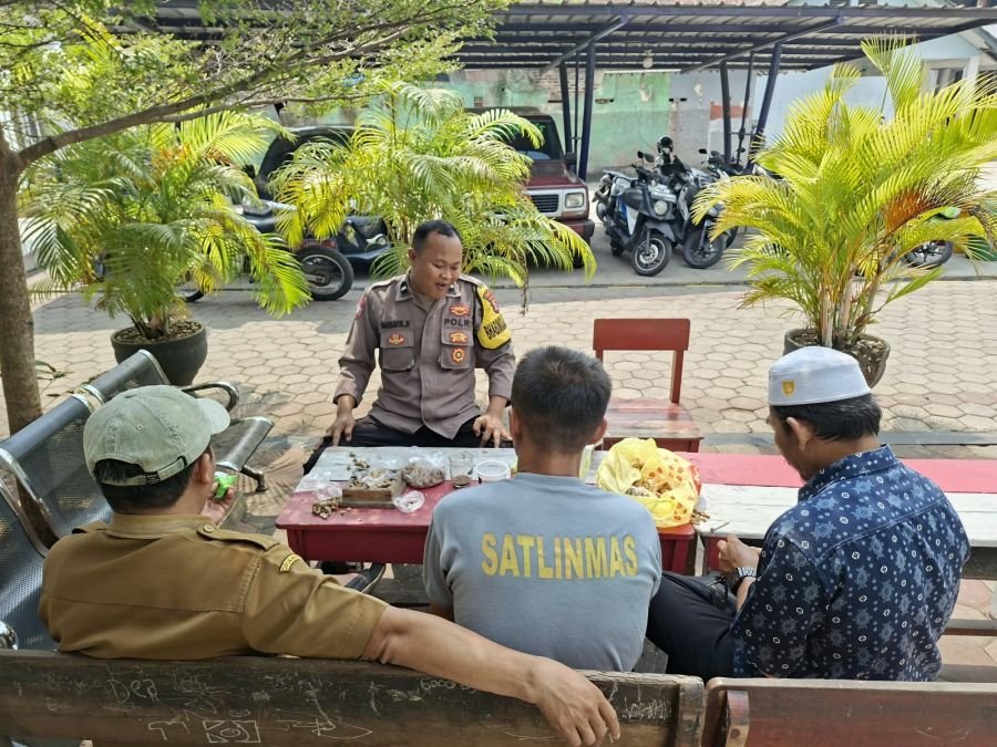 Cooling System dan DDS, Aipda S. Hamdi Sambangi Desa Cikupa Perkuat Kamtibmas