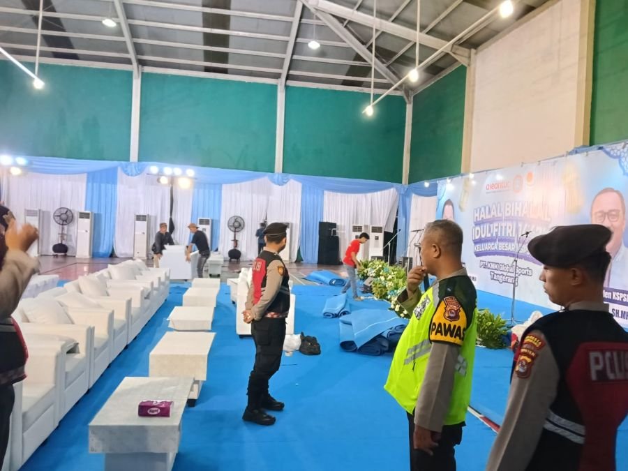 Dini Hari, Personel Polresta Tangerang Cek Kesiapan Kunjungan Kapolri di PT KMK Cikupa