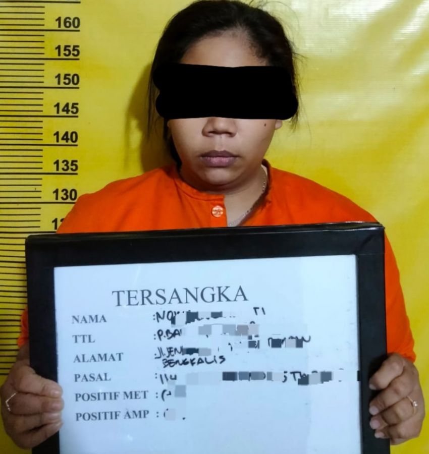 Dua Pengedar Sabu Diciduk Polisi di Dalam Kamar Hotel di Pekanbaru