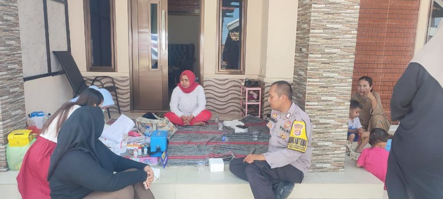 Geruduk Emak-emak Sedang Kumpul, Bripka Leo Bhabinkamtibmas Ajak Tingkatkan Pengawasan Anak