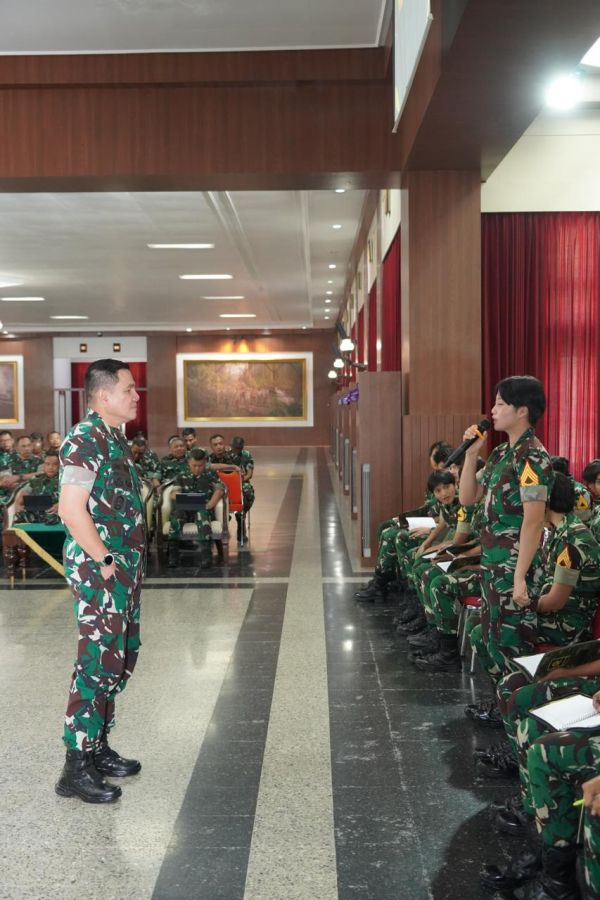 Gubernur Akademi Militer Beri Pengarahan Tentang Astagatra kepada Taruna Tingkat 2 dan 3