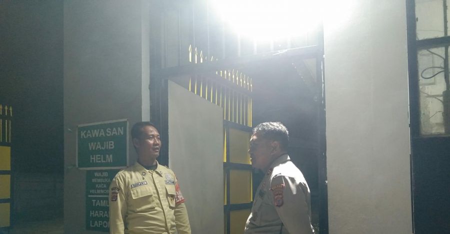 IPTU Sukesi dan Bhabinkamtibmas Sambangi Security, Sampaikan Imbauan Kamtibmas dan Motivasi