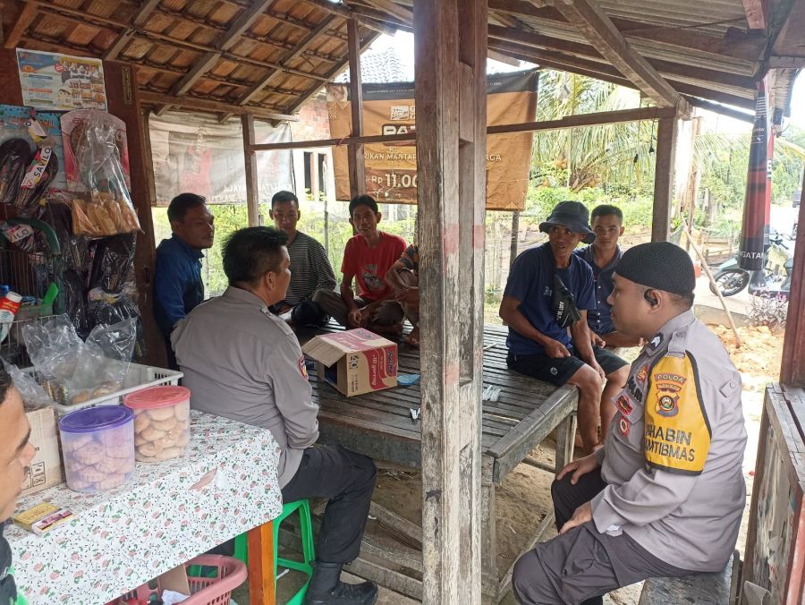 Jum'at Curhat, Tampung Aspirasi Masyarakat Sukarami Polsek Penukal Utara Berikan Imbauan Kamtibmas
