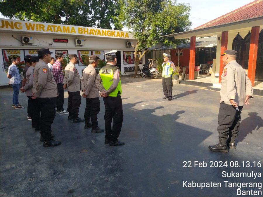 Kanit Lantas Ipda Udi Muhdi Memimpin Apel Pagi di Polsek Cikupa