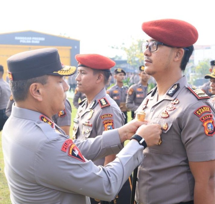 Kapolda Riau Berikan Penghargaan 161 Personel dan Mitra Ungkap Kasus