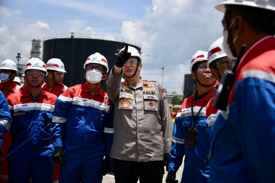 Kapolda Riau Tinjau Lokasi Ledakan Kilang Minyak Pertamina Dumai