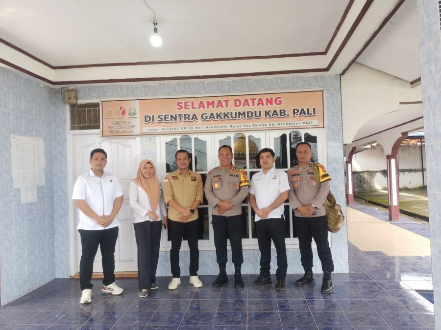 Kapolres PALI Didampingi Kabag Ops Sambangi Posko Sentra Gakkumdu