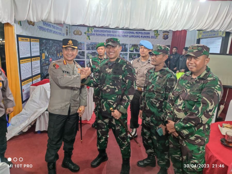 Kapolresta Pekanbaru dan Dandim 0301 Patroli ke Kampung Dalam