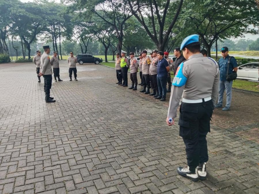 Kapolsek Cikupa Tegaskan Pentingnya Kedisiplinan dalam Pengamanan Aksi Buruh