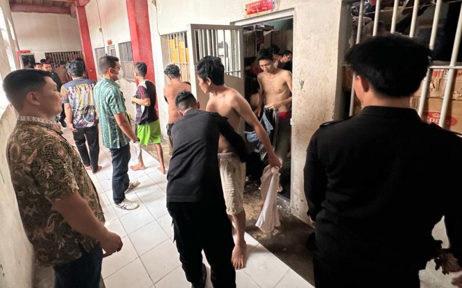 Lapas Kelas IIA Pekanbaru, Gelar Razia Blok Kamar Warga Binaan