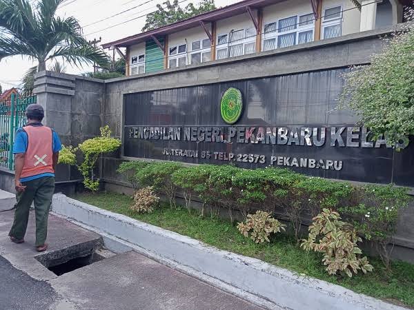Mantan Kasatpol PP Siak Divonis 1 Tahun Penjara, Parkara Pungli