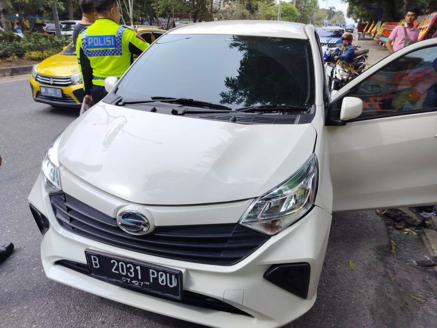 Menyetir Mobil, Seorang Dokter Seketika Serangan Jantung