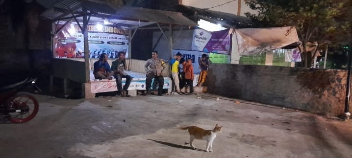 Ngopi Bareng Kamtibmas: Aiptu Wawan Ciptakan Keakraban di Warung Kopi Bhabinkamtibmas