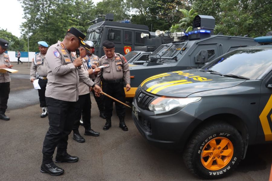 Pastikan Kesiapan Operasional, Kapolresta Tangerang Lakukan Pengecekan Kendaraan Dinas
