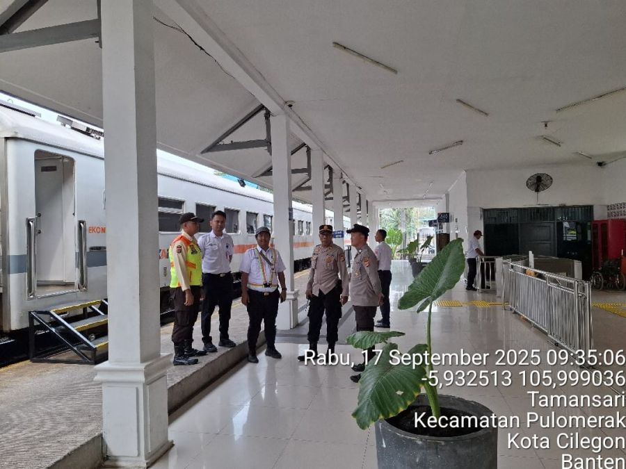 Personel KSKP Merak Sampaikan Pesan Kamtibmas kepada Security di Kawasan Pelabuhan