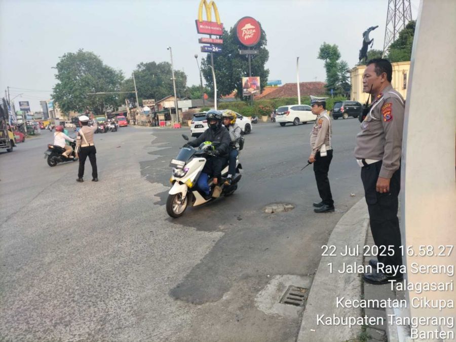 Personel Polsek Cikupa dan Polresta Tangerang Laksanakan PECAK Sore Hari