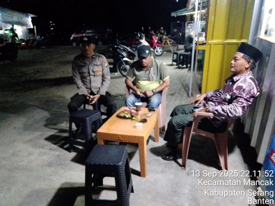 Personel Polsek Mancak Laksanakan Patroli Mobile Blue Light untuk Cegah 3C dan Gangguan Kriminalitas
