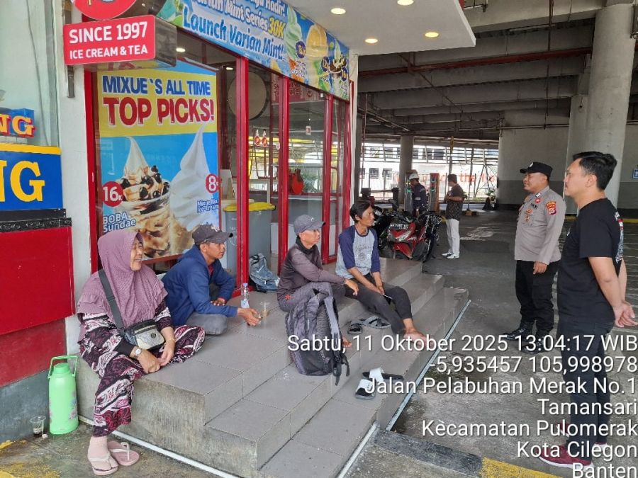 Personel Samapta KSKP Merak Polres Cilegon Polda Banten Laksanakan Patroli Dialogis