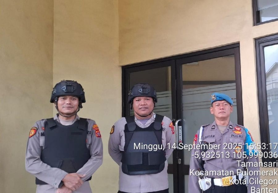 Personil KSKP Merak Laksanakan Sispam Mako Pastikan Keamanan Polsek