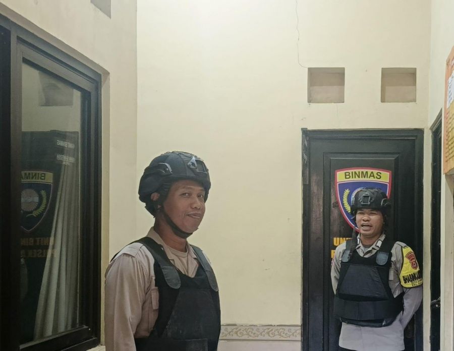 Personil Polsek Anyar Laksanakan Sispam Mako