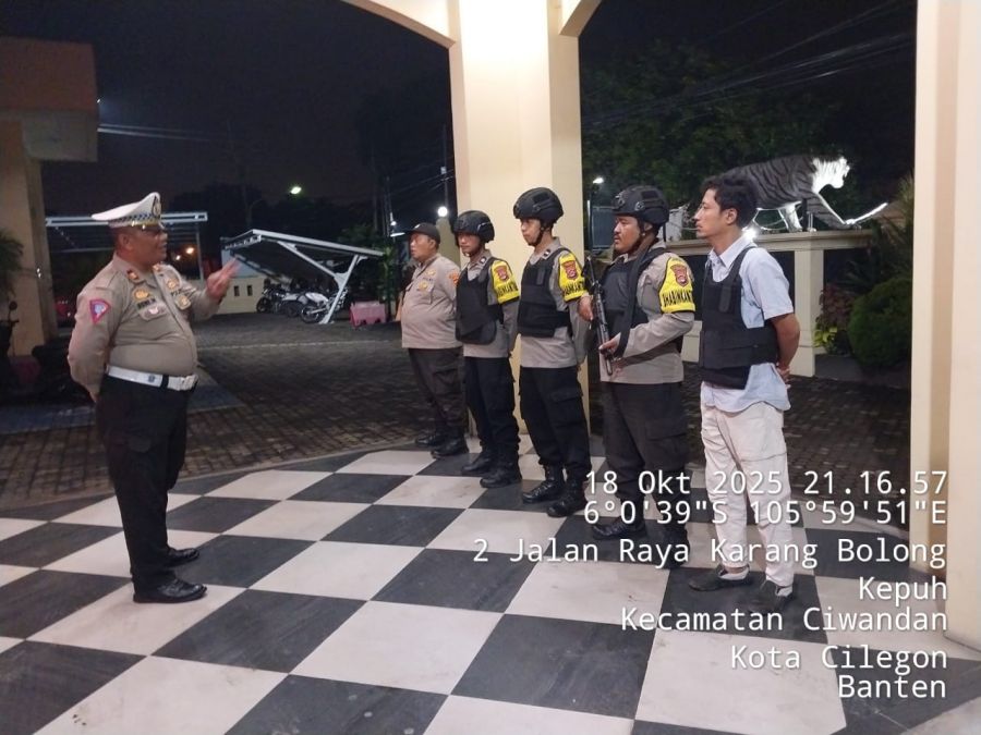 Personil Polsek Ciwandan Laksanakan Apel Terlebih Dahulu Sebelum Patroli Malam