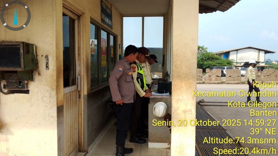 Personil Polsek Ciwandan Lakukan Giat Patroli Sambang Dialogis Dengan Security Keamanan Perusahaan