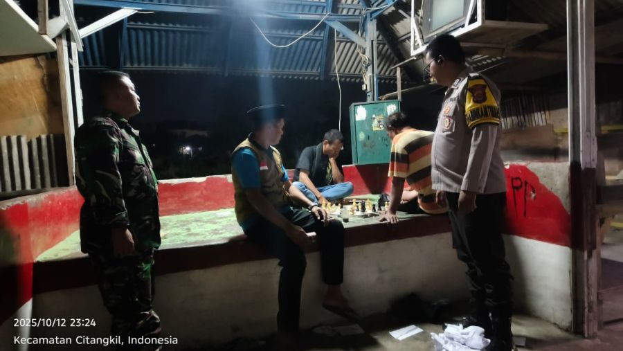 Personil Polsek Ciwandan Pantau Pos Ronda, Tingkatkan Peran Siskamling Warga