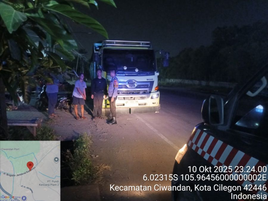 Personil Polsek Ciwandan Sosialisasi Layanan Hotline 110 Kepada Para Sopir Angkutan