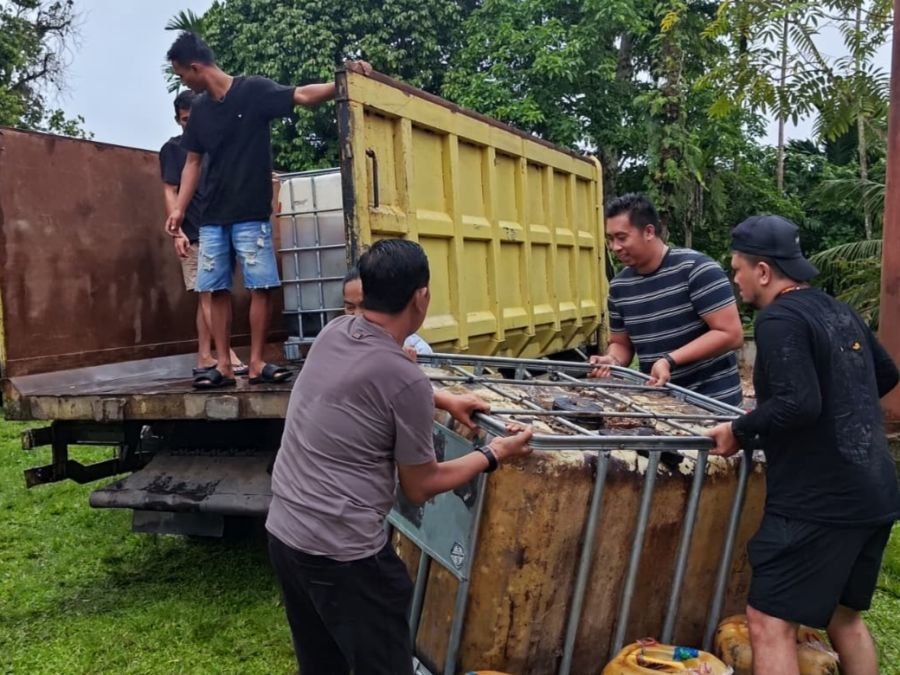 Polda Riau Bongkar Jaringan Pelangsir Solar Subsidi 3.200 Liter untuk PETI Kuansing