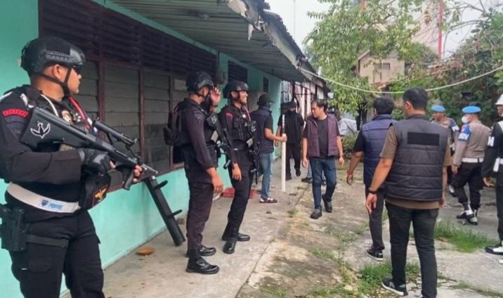 Polda Riau Bongkar Sarang Transaksi Sabu di Pangeran Hidayat